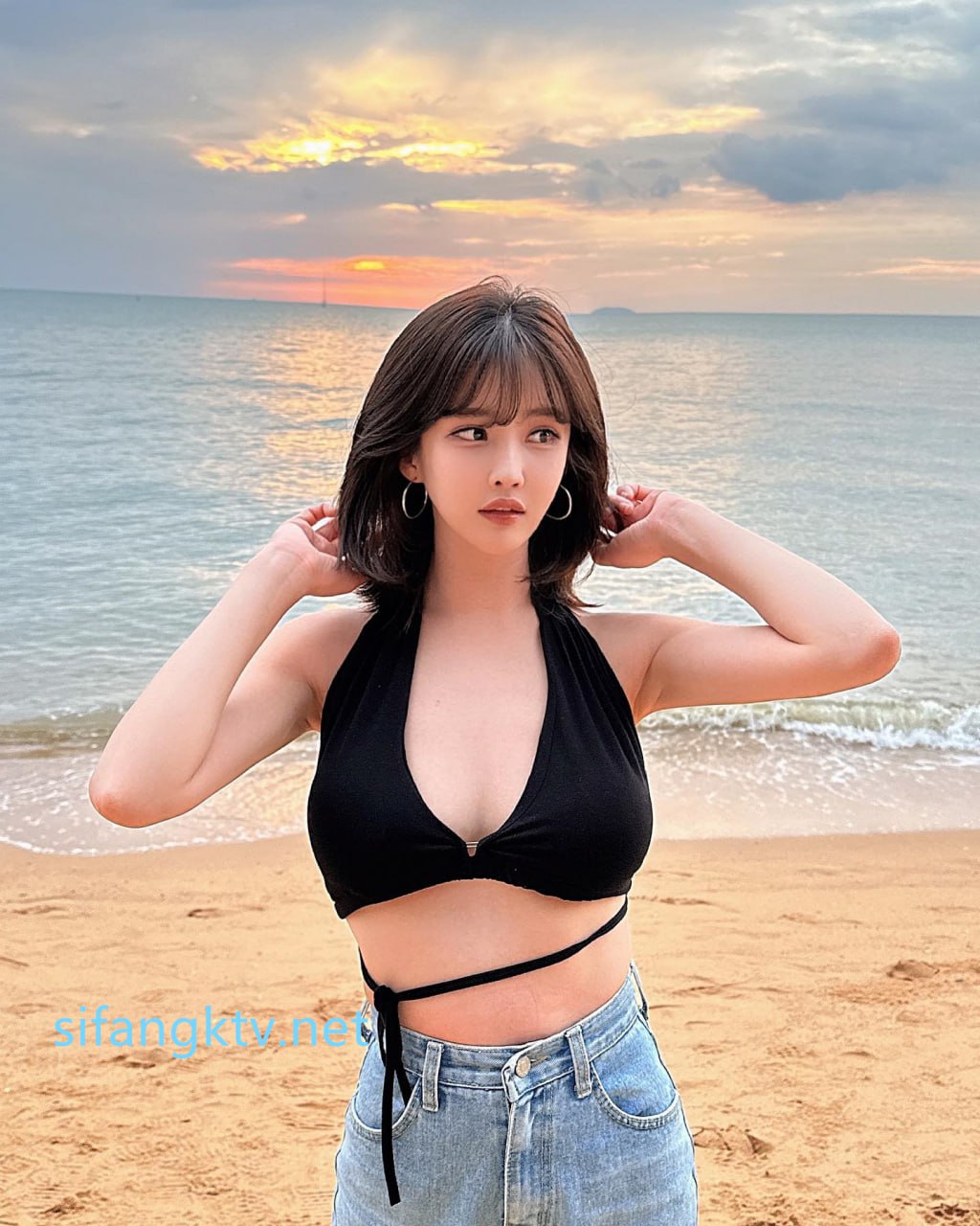 【2023_06_03】Daily_vlog!Taking_off_my_cloth_outside_at_night💕How.m4v